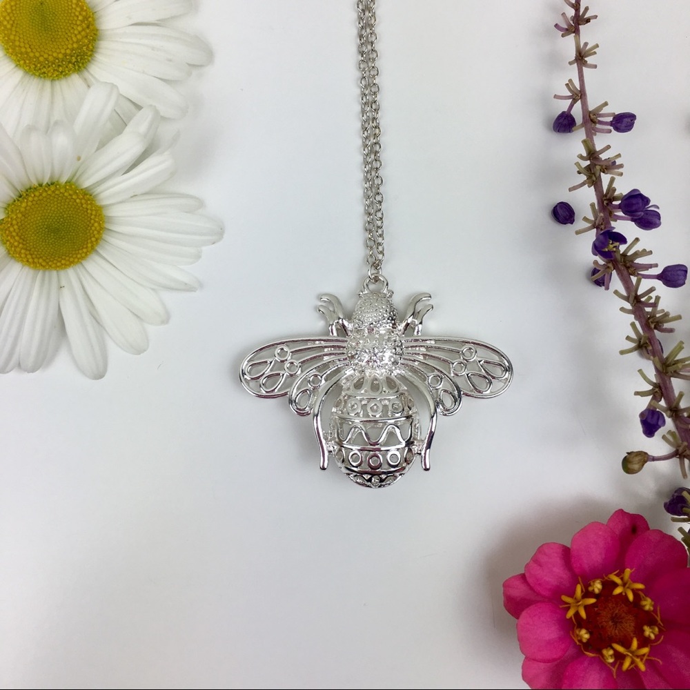 Bumble Bee Necklace 🐝